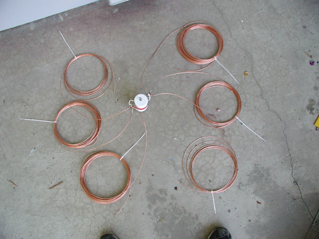 Maypole antenna on ground